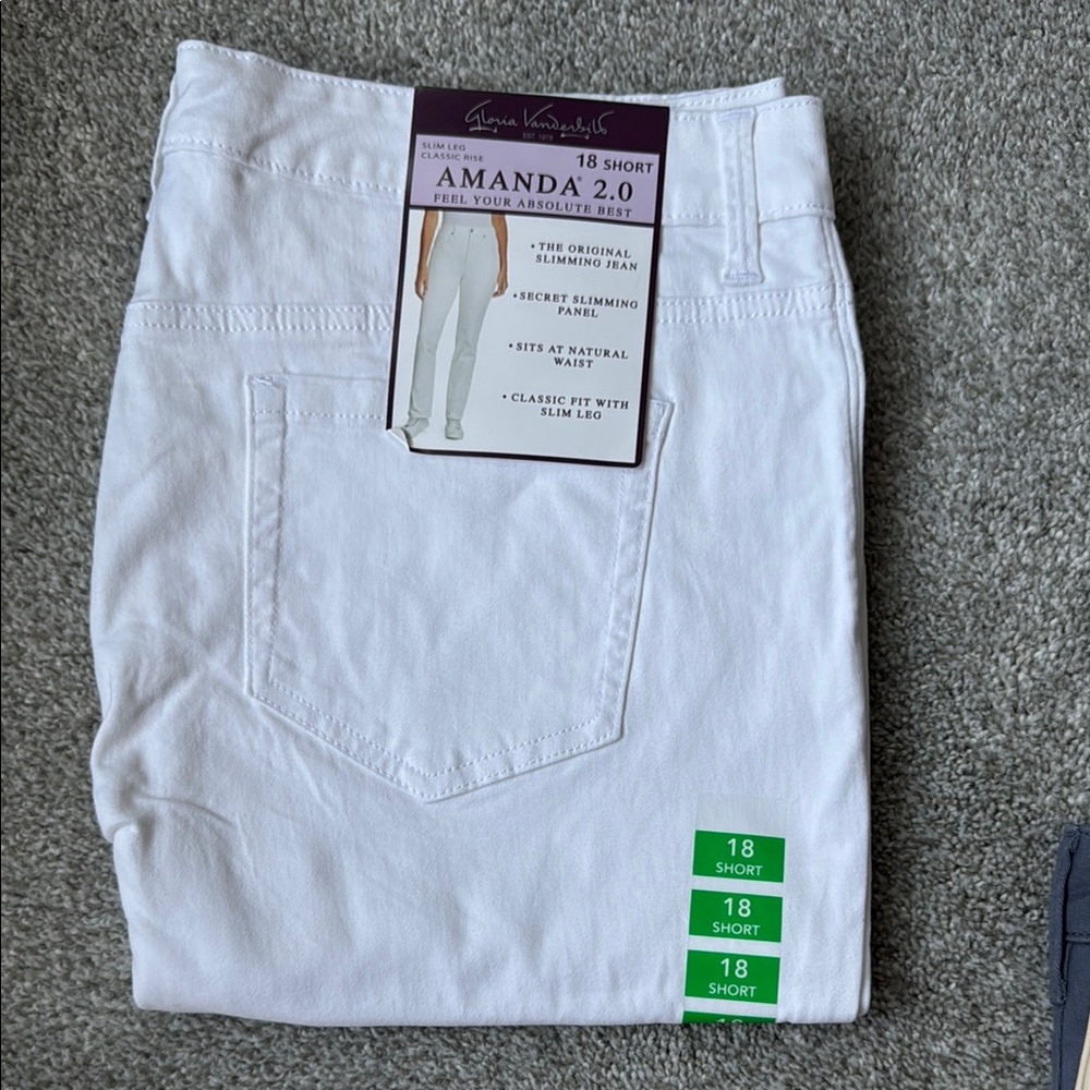 Gloria Vanderbilt White Slim Jeans
